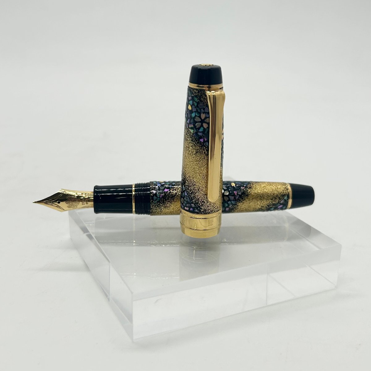 内閣総理大臣特別慰労品 万年筆 ペン先21K 螺鈿蒔絵 桜流れ