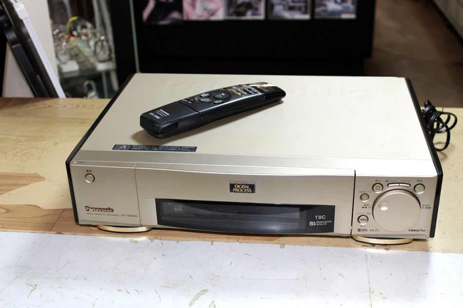 整備品】 パナソニック VHS あわて ビデオデッキ NV-HX11 整備品】 パナソニック VHS あわて ビデオデッキ NV-HX11