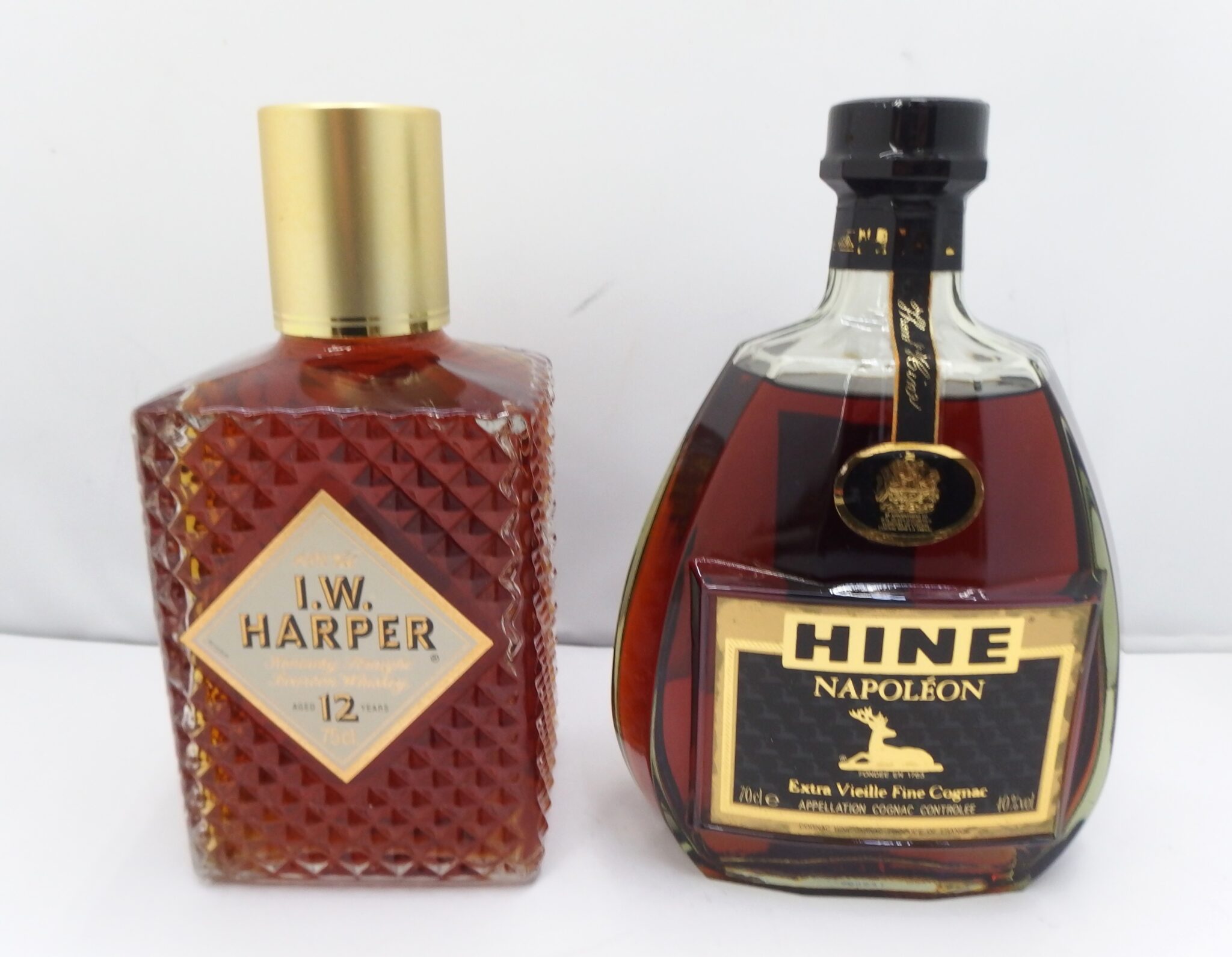 【I.W.HARPER 12年 / HINE NAPOLEON】ウイスキーとブランデーをお売りいただきました。