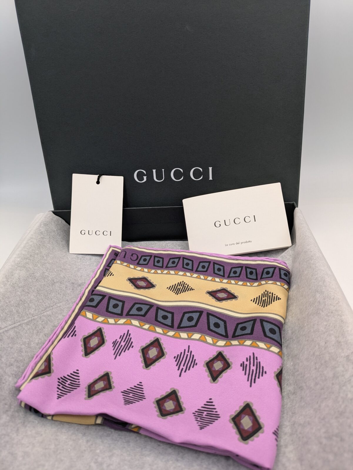 GUCCI（グッチ）スカーフお買取しました。