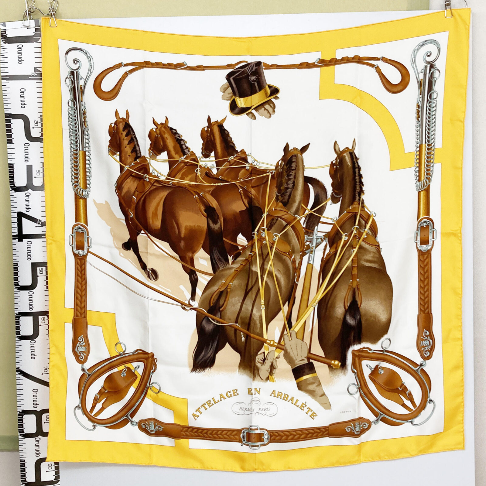 HERMES エルメス カレ90 ATTELAGE EN ARBALETE スカーフ 服飾小物 お買取りいたしました！