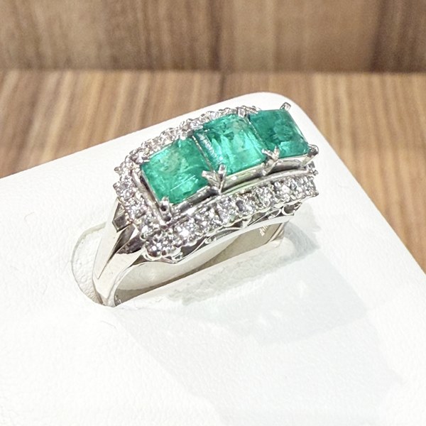エメラルド ダイヤモンド Pt900プラチナリングお買取金額ご紹介！