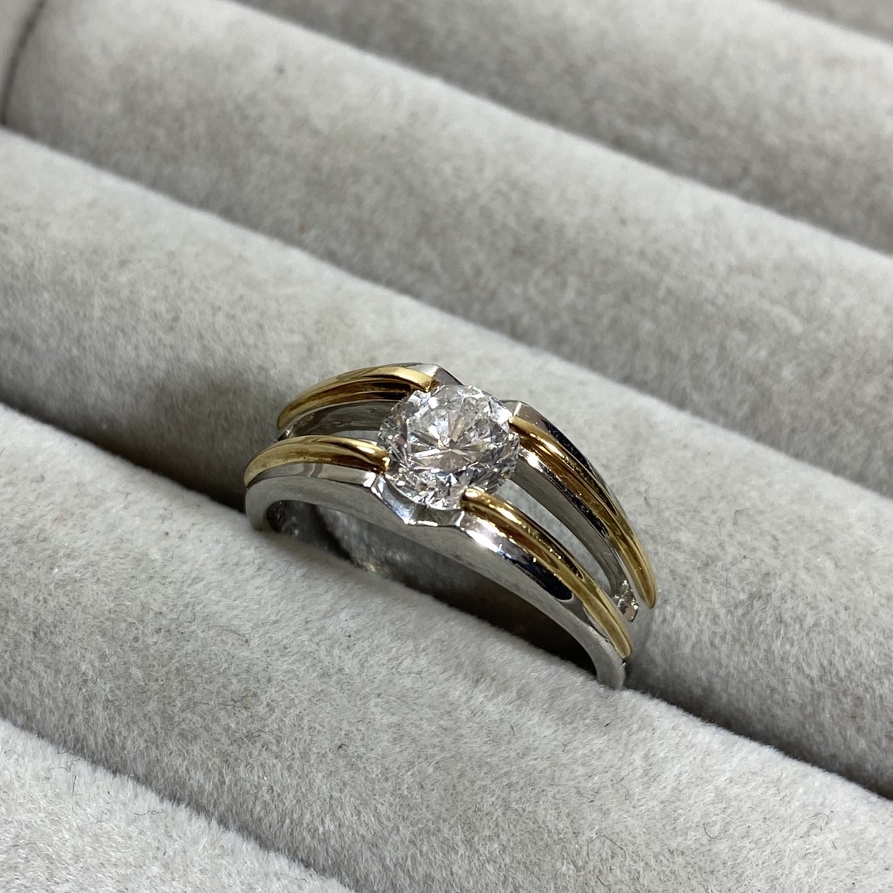 【ジュエリー】K18 PT900 金 プラチナ コンビ D1.1ct ダイヤ 1.1カラット ジュエリー 指輪 リング 買取価格をご紹介します！【浜松市 中央区 初生町 のお客様よりお買取り】ブランド バッグ 財布 小物 時計 貴金属 酒 家電 雑貨 インテリア 骨董 古銭 金 プラチナ 金券 携帯 スマホ パソコン PC ガラケー 高価 買取 浜松 磐田 湖西 買取り