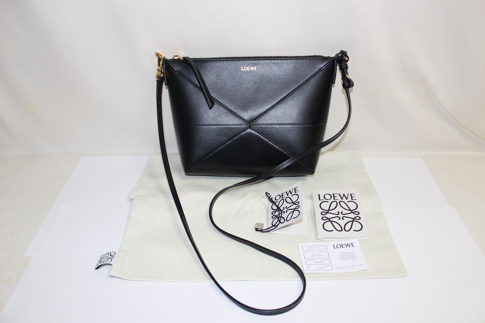 半田店 中古 美品 LOEWE パズル フォルド ポーチ C510PT1X01