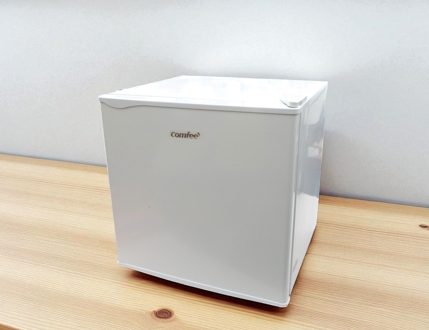 【Comfee RCD45WH １ドア冷蔵庫 45L】をお売りいただきました。