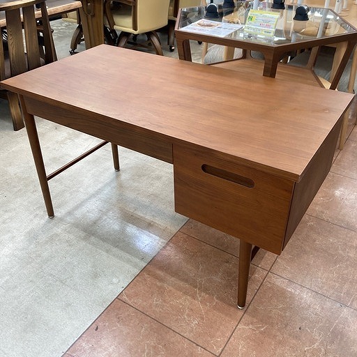 【北欧style ミッドセンチュリーstyle ICHIBA/市場 Emo.Desk/ワークデスク EMT-2063 天然木】をお買取り致しました!