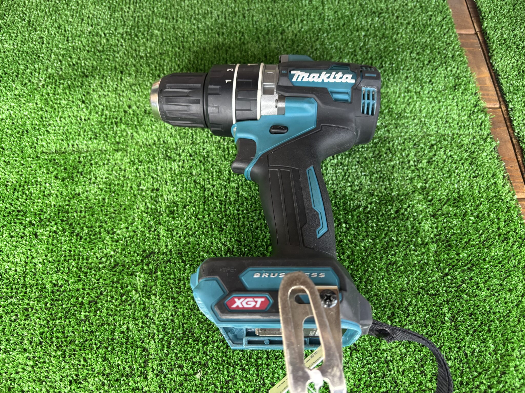makita マキタ 充電式ドライバドリル HP002G 中古品