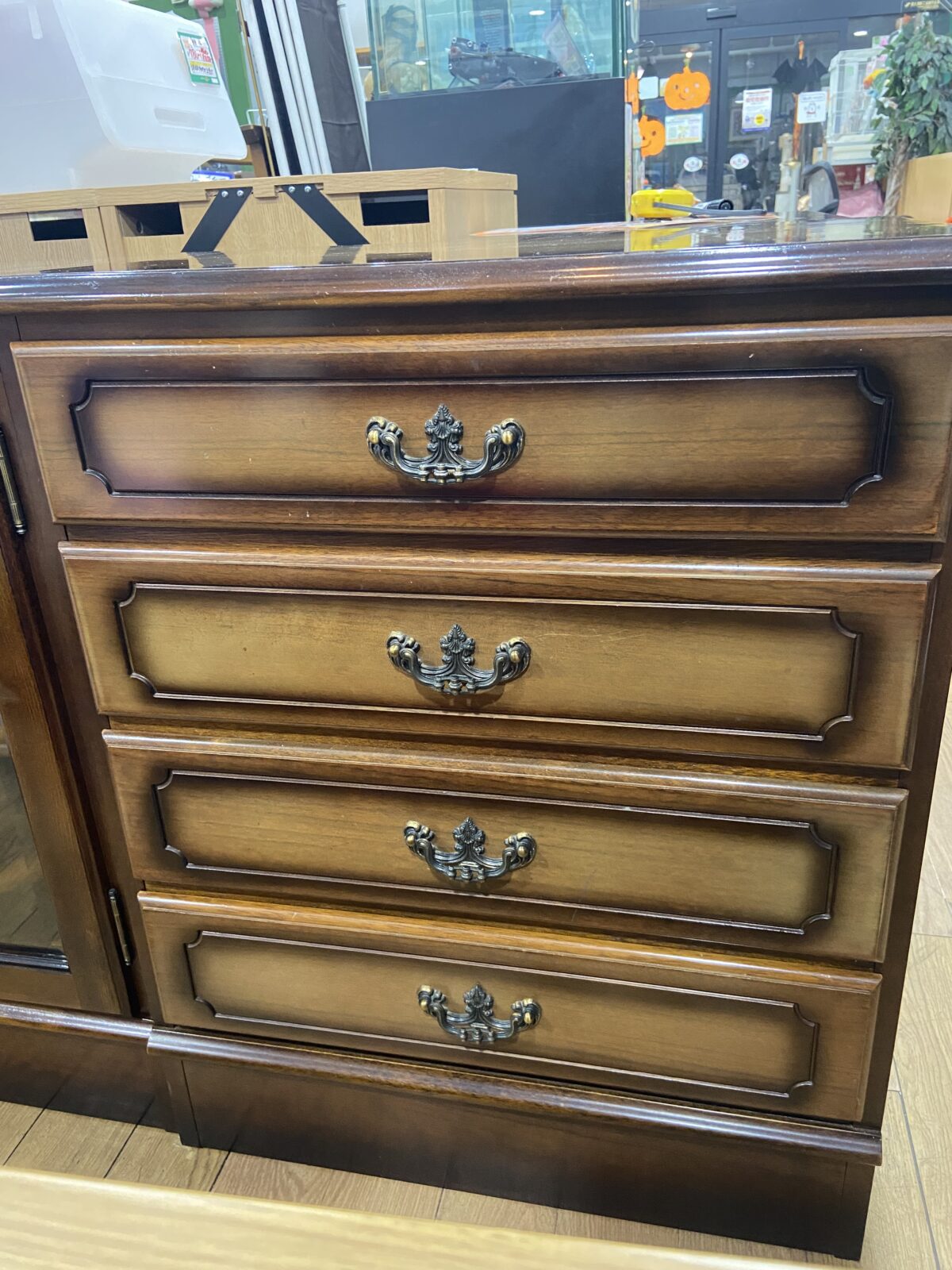 カリモクのコロニアルシリーズ入荷しました！