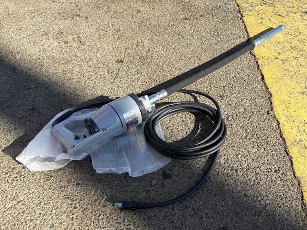 makita マキタ コンクリートバイブレータ VR2806A