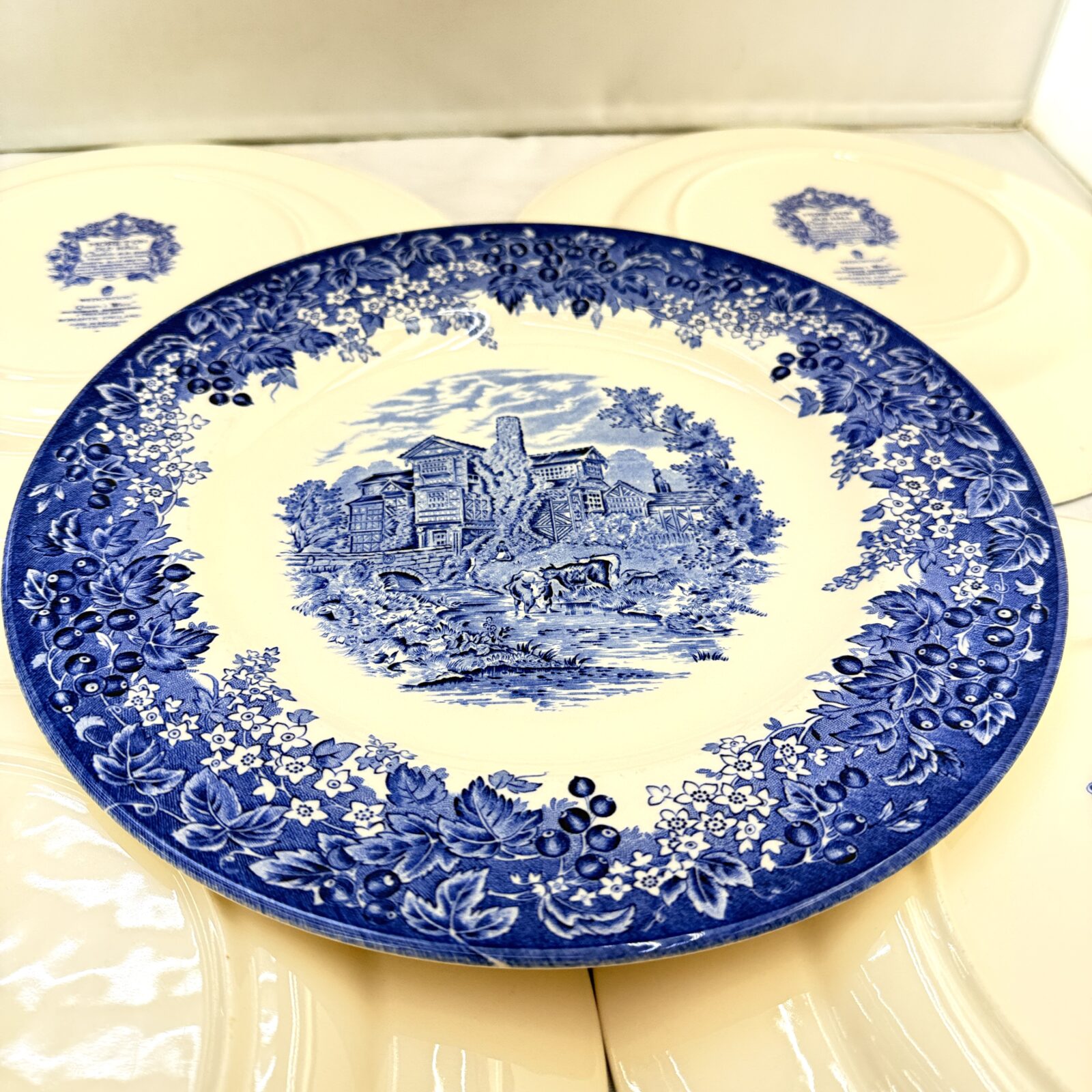 WEDGWOOD　ウエッジウッド　『ロマンティック・イングランド』ディナープレートをお売りいただきました！