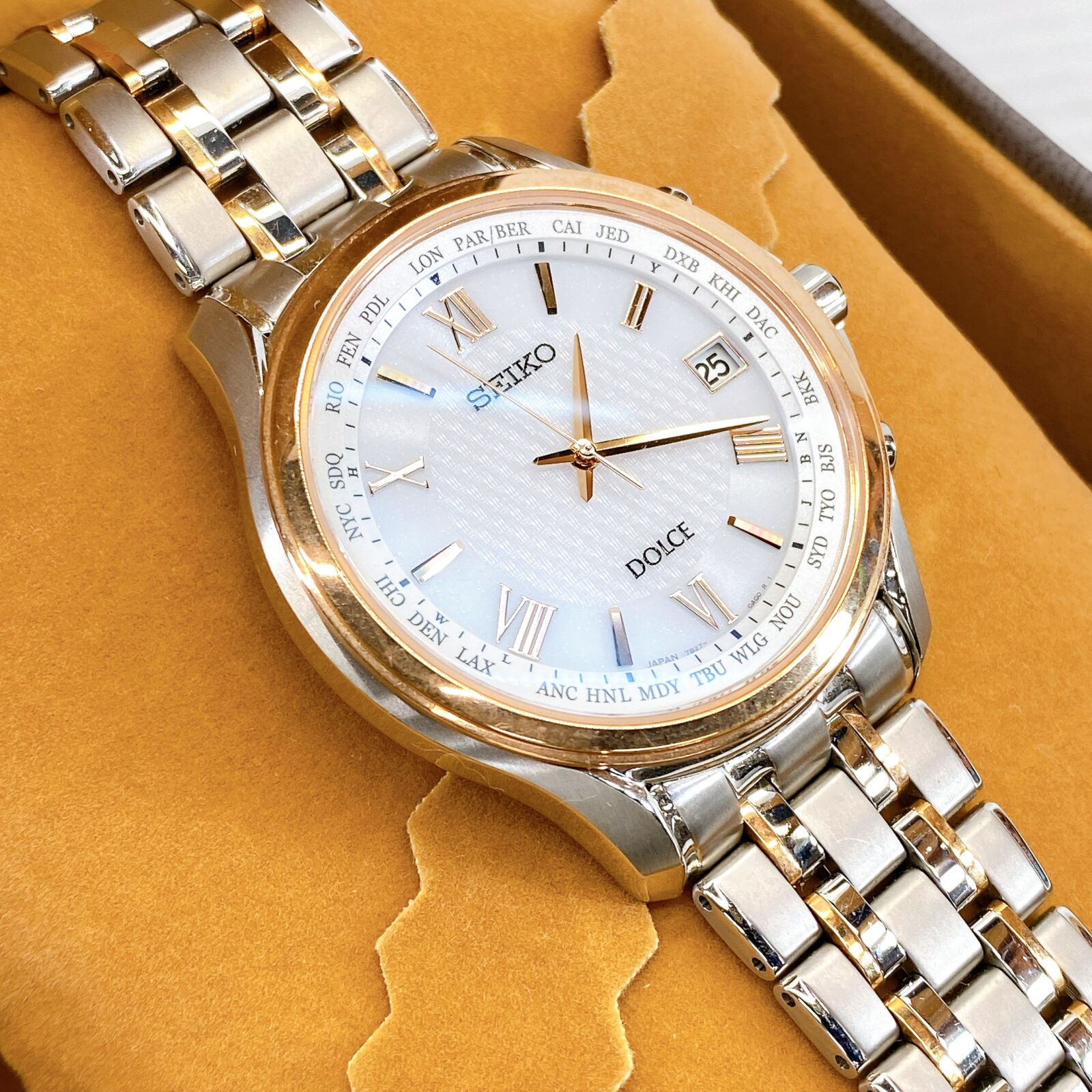 SEIKO　 DOLCE  ソーラー電波腕時計 7B27-0AD0を買取させていただきました。