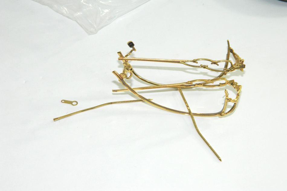 半田店 メガネ フレーム 眼鏡 貴金属 イエローゴールド K18 YG 750 壊れた 割れた メガネ 眼鏡 ダイヤモンド メレーダイヤ 18.00g 買取させて頂きました。