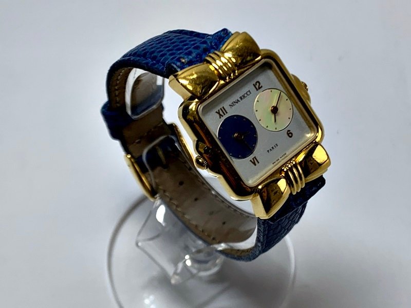 ニナリッチ W974 腕時計  クォーツ  デュアルタイム 不動品