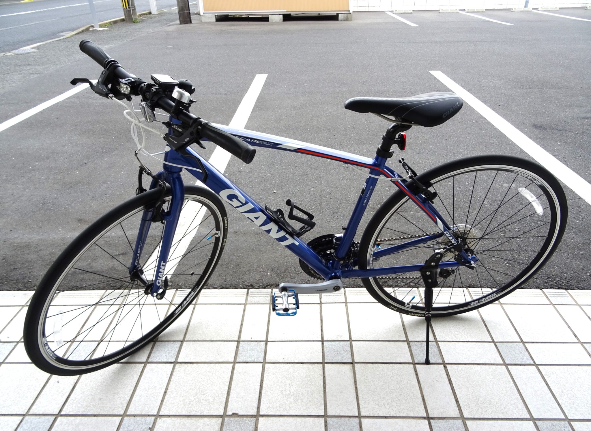 【GIANT ジャイアント ESCAPE RX3 クロスバイク】をお売りいただきました。