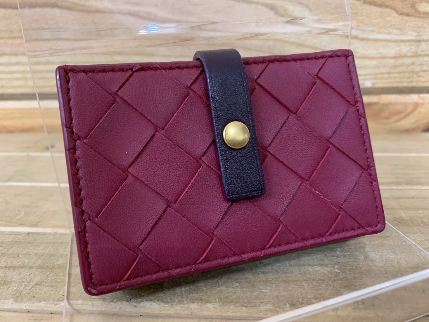 【高く売る方法】ボッテガヴェネタ マキシイントレチャート アコーディオン レザー カードケースの買取価格