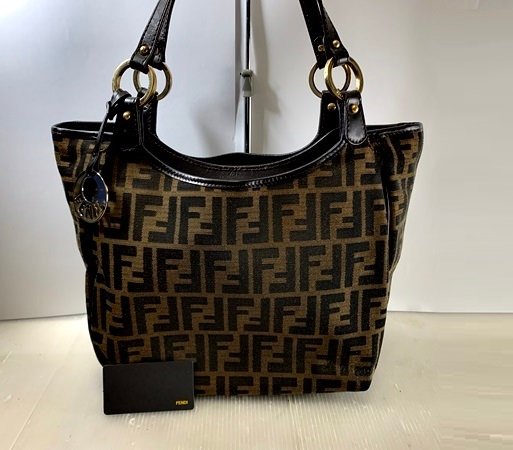 FENDI フェンディZUCCA ズッカ ハンドバッグ 8BH156