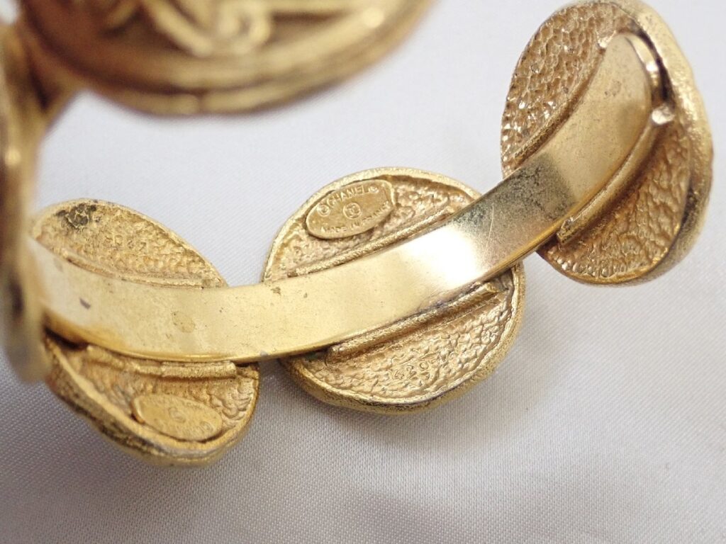 シャネル ゴールド ヴィンテージ バングル