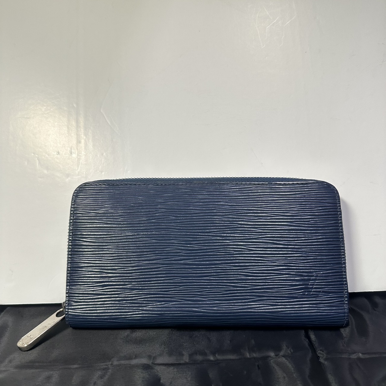 LOUIS VUITTON(ルイヴィトン) M61873 ジッピー・ウォレット エピ 