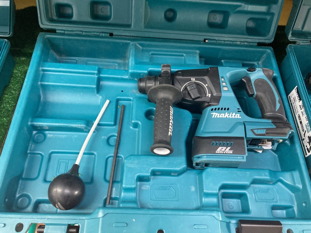 makita マキタ 24mm充電式ハンマドリル HR244DZK 中古品