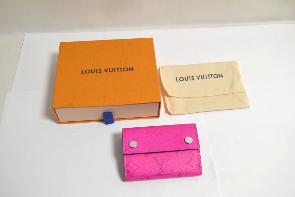 半田店 中古 美品 LOUIS VUITTON ディスカバリー コンパクトウォレット M30773 タイガラマ フィッシャピンク 三つ折り財布 レディース ルイヴィトン USED品 買取させて頂きました。