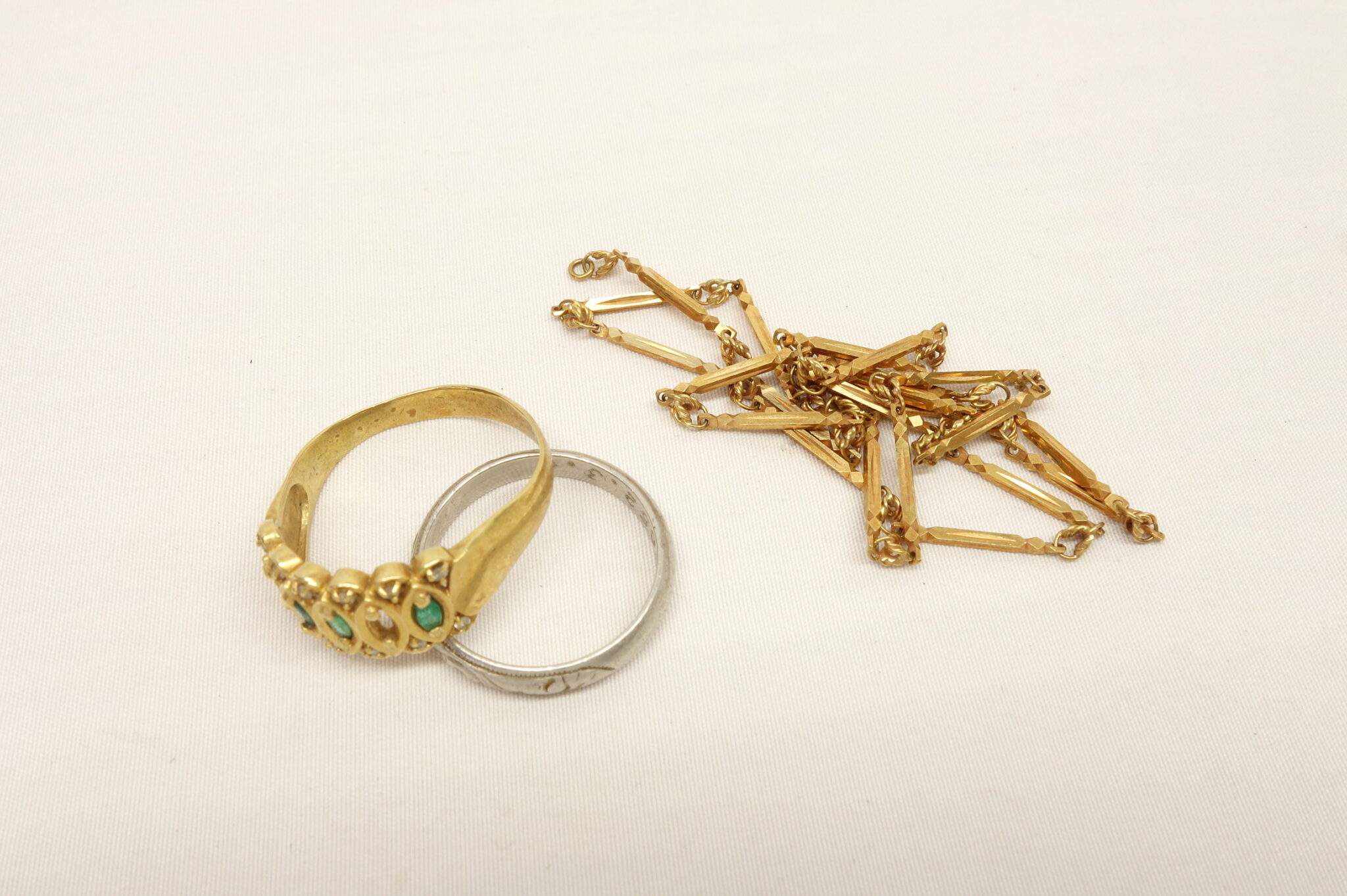【 18金とプラチナのリング、切れたネックレス 】買取させていただきました！