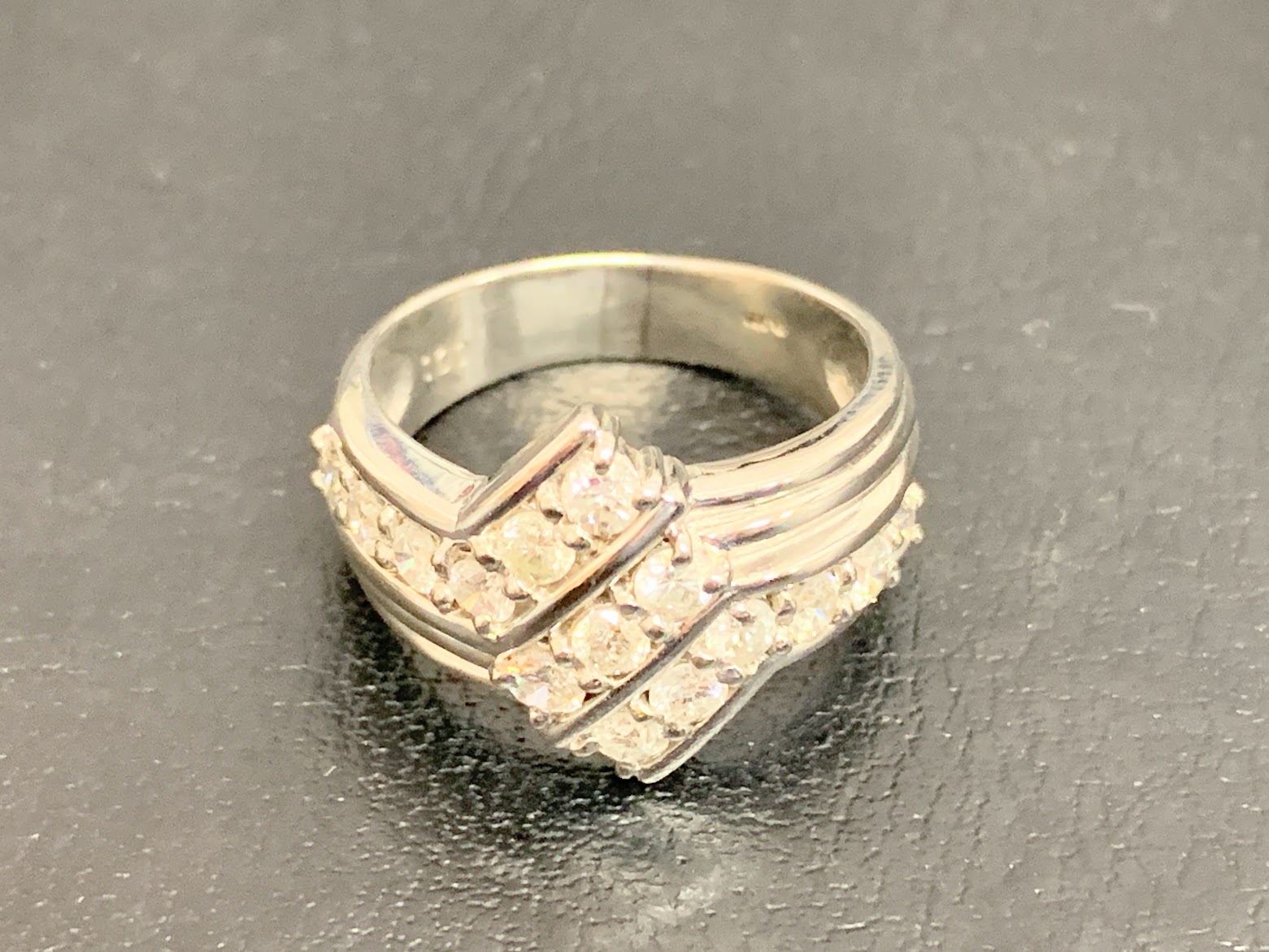 高く売る方法】Pt900 ダイヤモンドリング（1.00ct）9.93gの買取価格