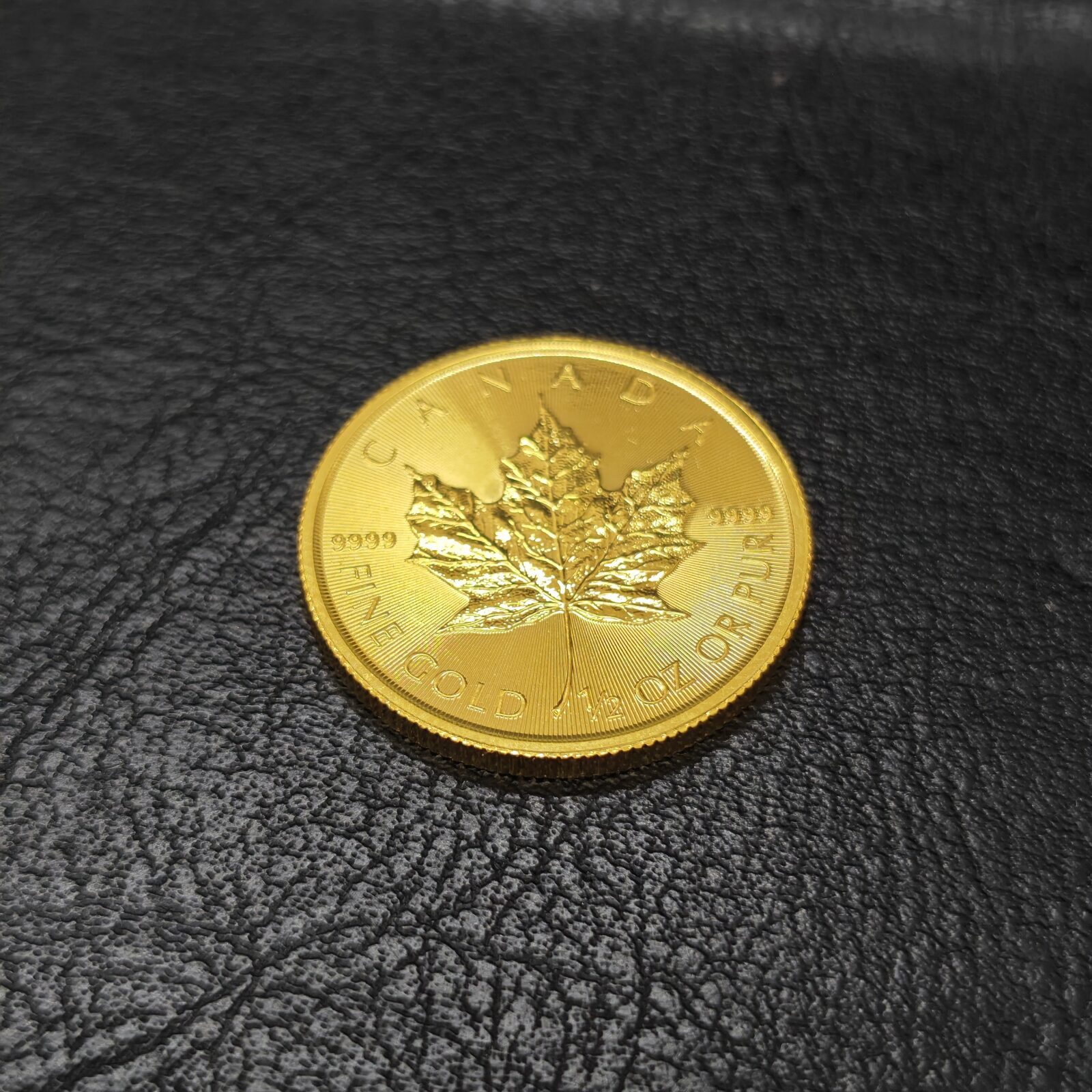 K24 メイプルリーフ金貨 1/2オンス 2017年製 買取させていただきました。