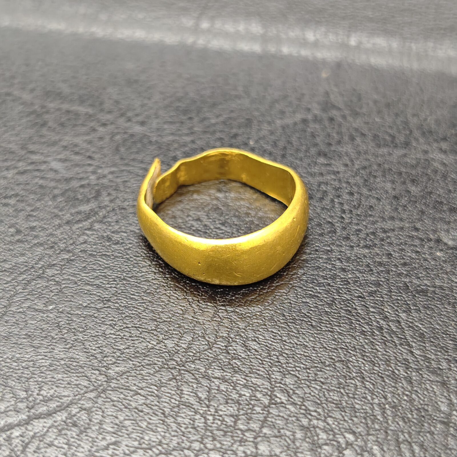 純金（K24） リング 歪みあり 重量7.2g 買取させていただきました。