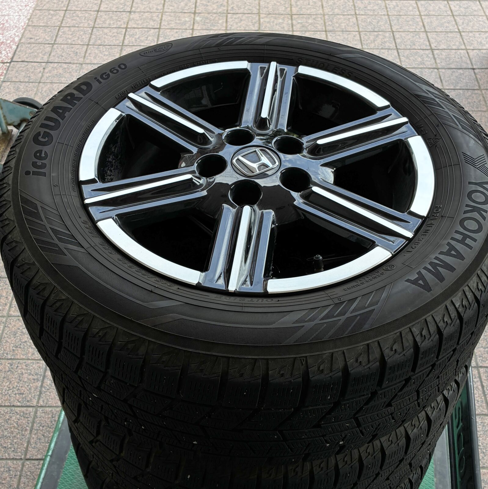 ホンダ ヴェゼル 16インチ純正タイヤホイールセット 】買取させて