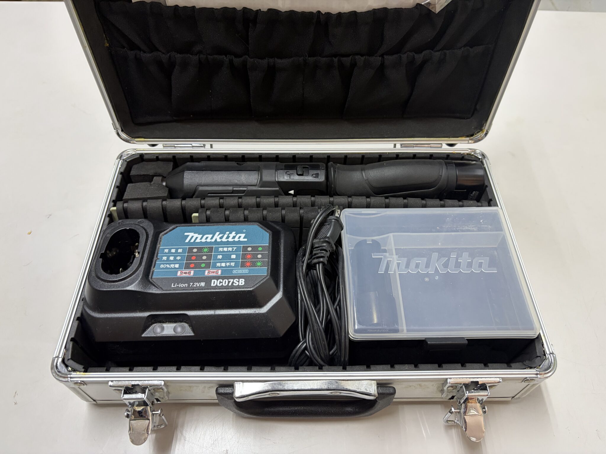 makita マキタ 充電式ペンインパクトドライバ TD022DSHXB 中古品