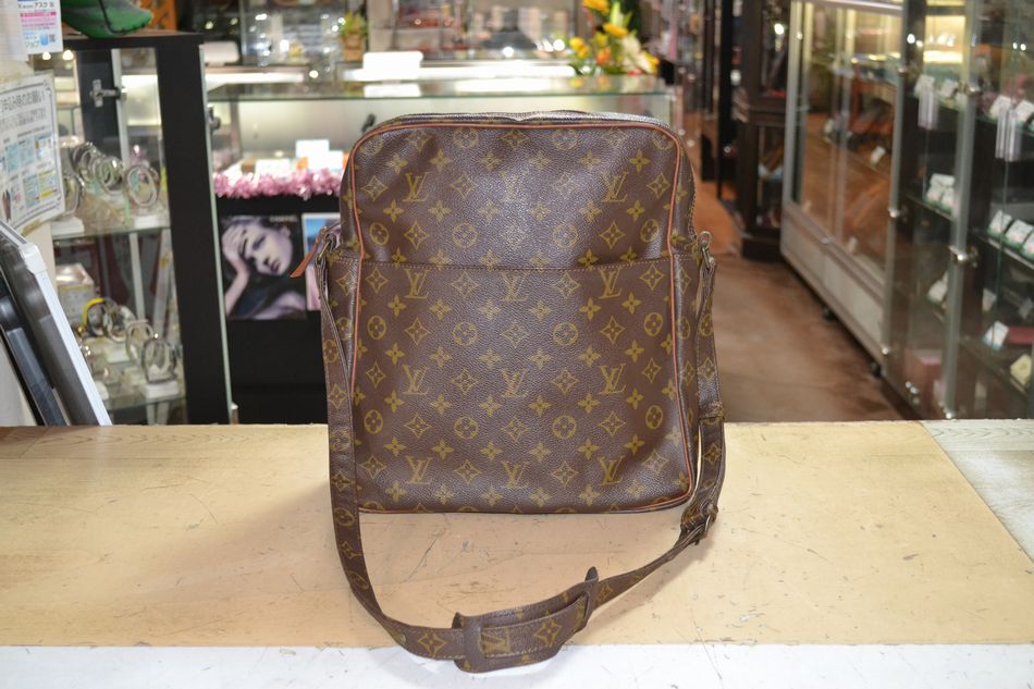 半田店 中古 LOUIS VUITTON マルソー M40264 モノグラム ショルダーバッグ メッセンジャー 斜め掛け 肩掛け メンズ レディース ルイヴィトン USED品 買取させて頂きました。