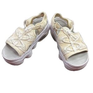 ナイキ/NIKEエアマックス ココ WMNS AIR MAX KOKO SANDALサンダル■白LADIES/US7【中古】厚底サンダルを買取させていただきました