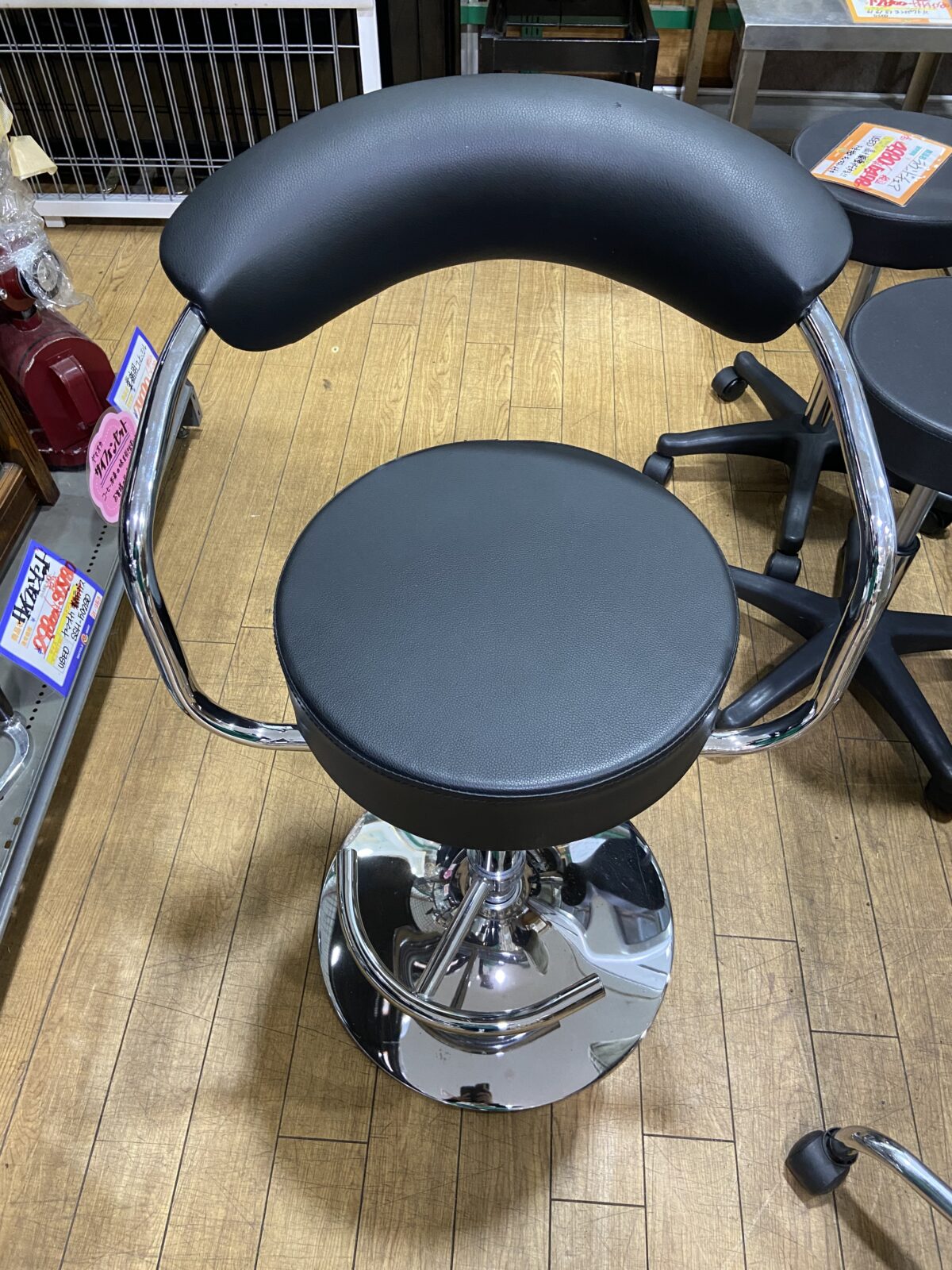 背もたれ付き回転いす入荷しました！