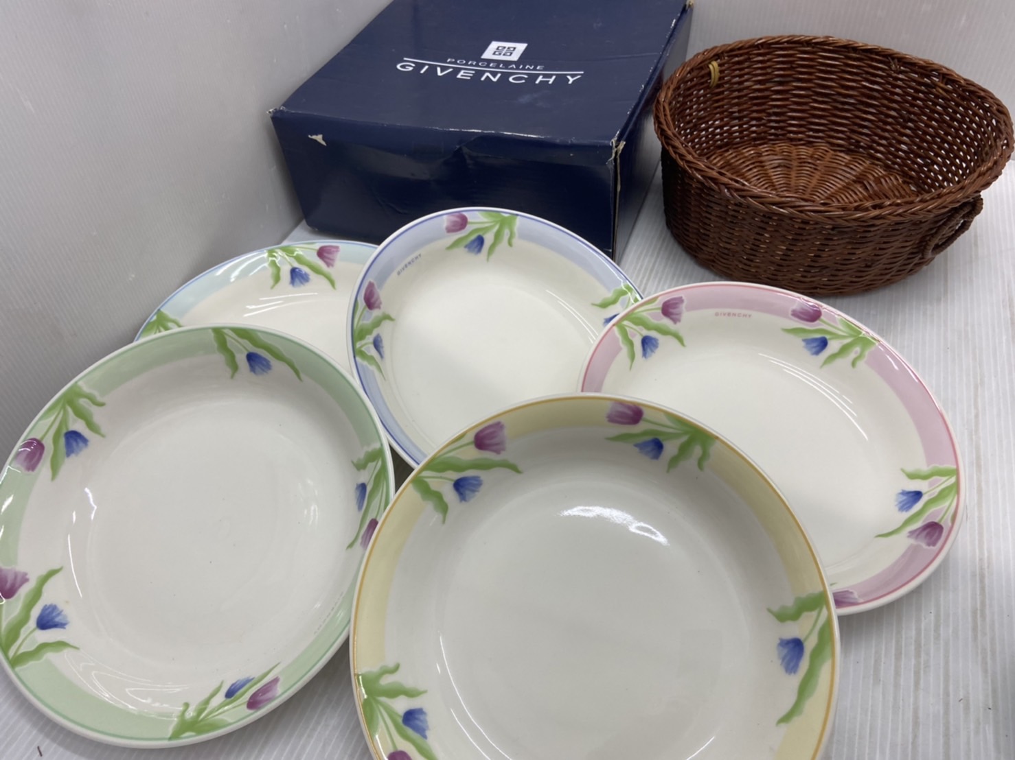 GIVENCHY ジバンシー porcelaine 花柄 皿 5枚組 未使用 買取しました
