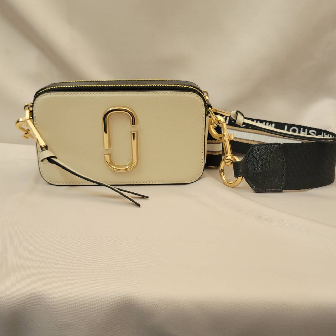 MARC JACOBS 】マークジェイコブス スナップショットの買取価格をご