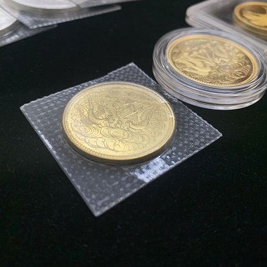金貨】天皇陛下御即位記念10万円金貨、天皇陛下御在位60年記念 金貨】天皇陛下御即位記念10万円金貨、天皇陛下御在位60年記念