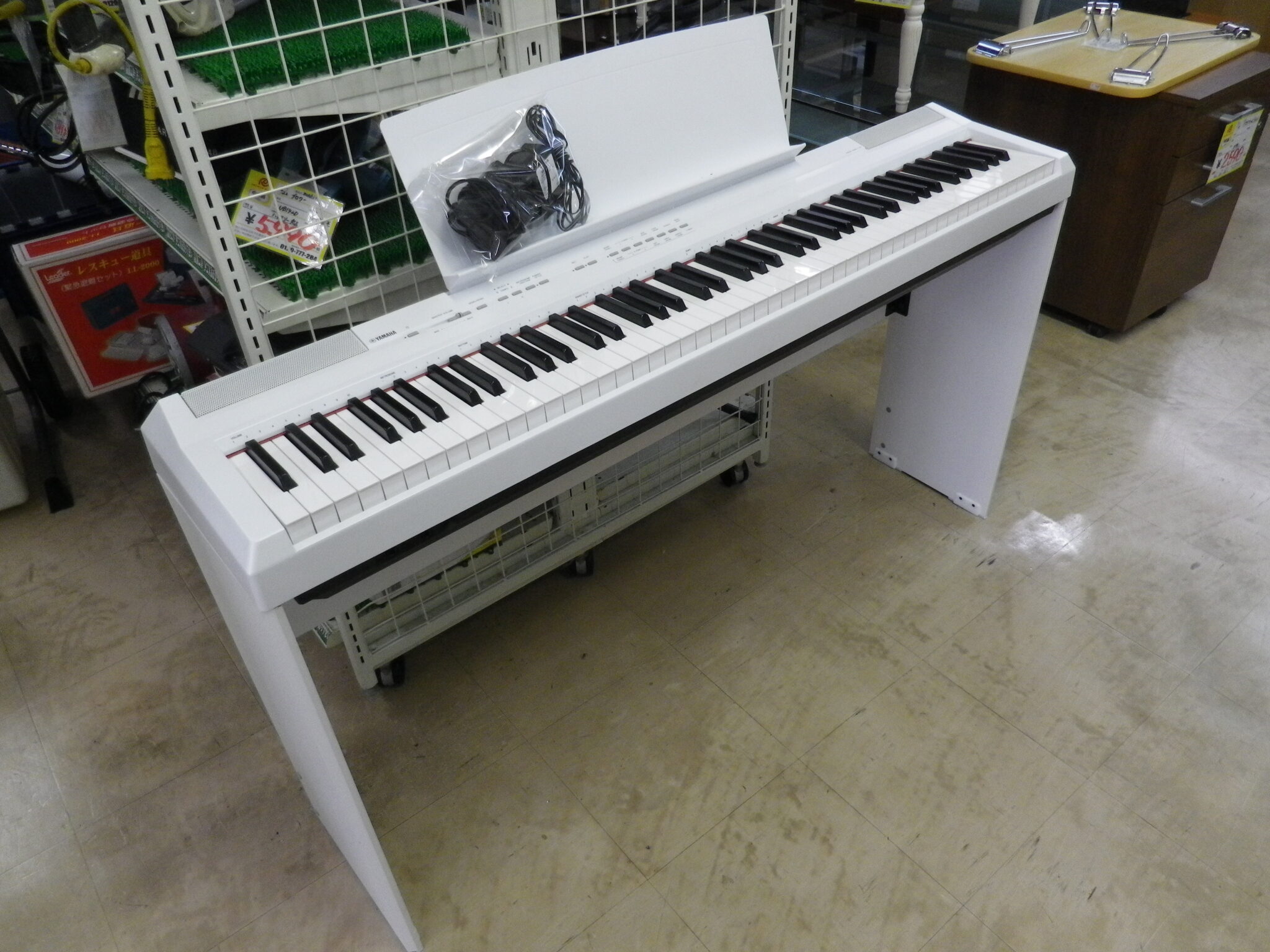 Yamaha P-125B デジタルピアノ 88鍵(スタンドなし 捩じれ )