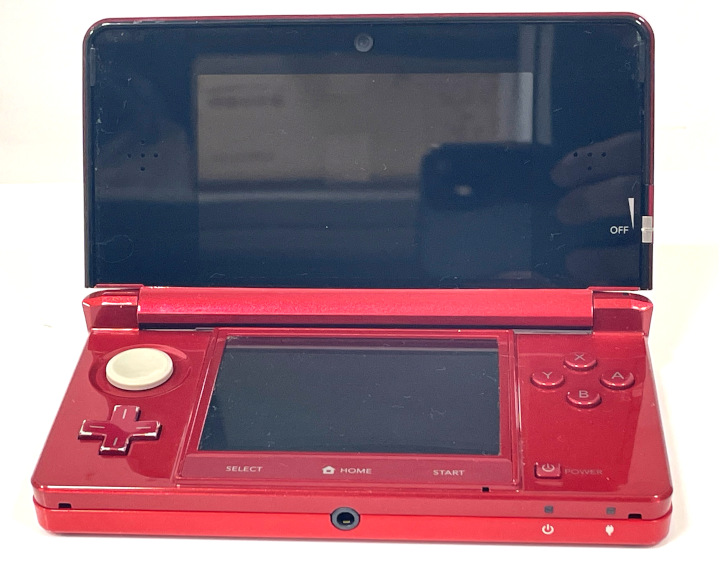 買取実績】Nintendo 任天堂 3DS フレアレッド CTR-001 携帯用