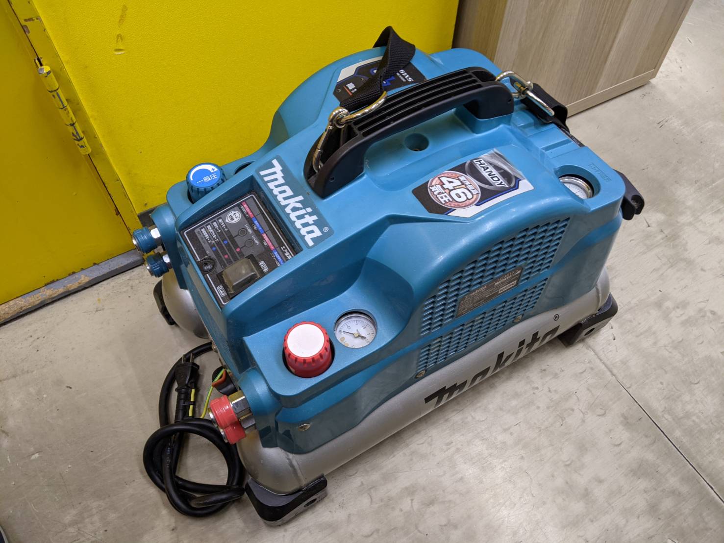 makita マキタ エアコンプレッサー AC461XS 8L】を買取いたしました  