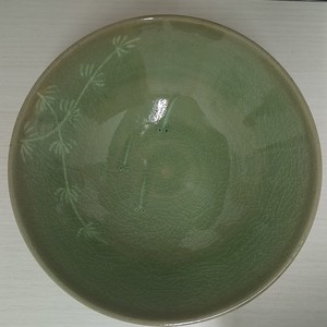 青磁平茶碗 中.JPG