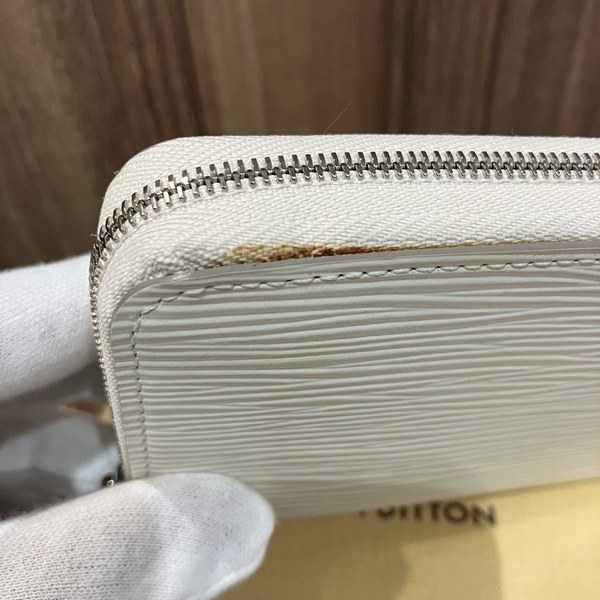 ジッピー コインパース エピ ミニ財布》お売りいただきました