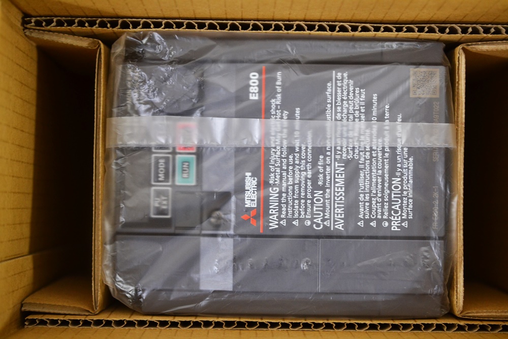 三菱電機 インバータ FR-E820-2.2K-1 買取金額 40,000円 三菱電機 インバータ FR-E820-2.2K-1 買取金額 40,000円