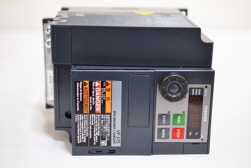 TOSHIBA 東芝 インバーター VFS15-2015PM 1.5K未使用 | 東芝 多機能