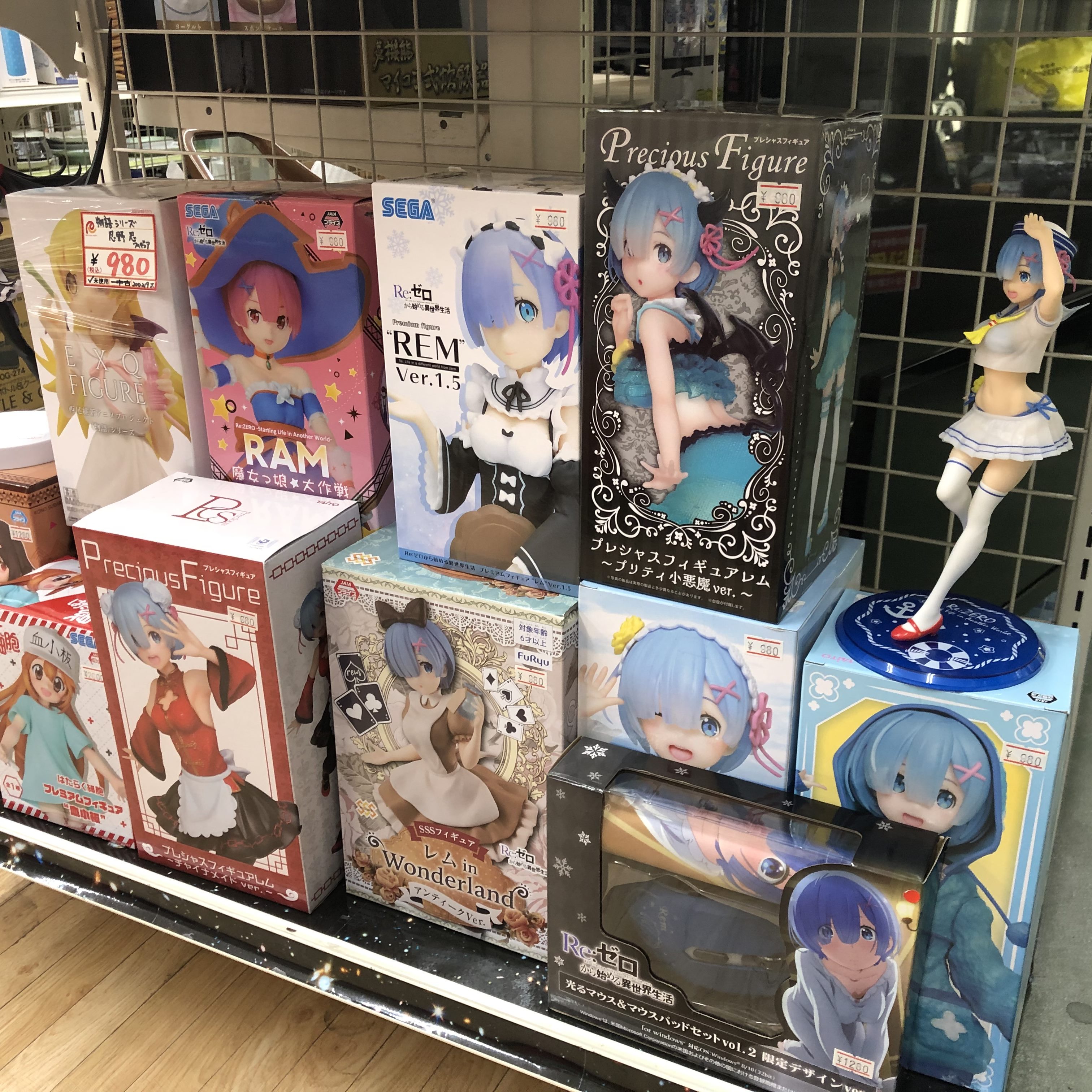 人気アニメのフィギュア入荷しました。鬼滅の刃、Re:ゼロ、ワンピース