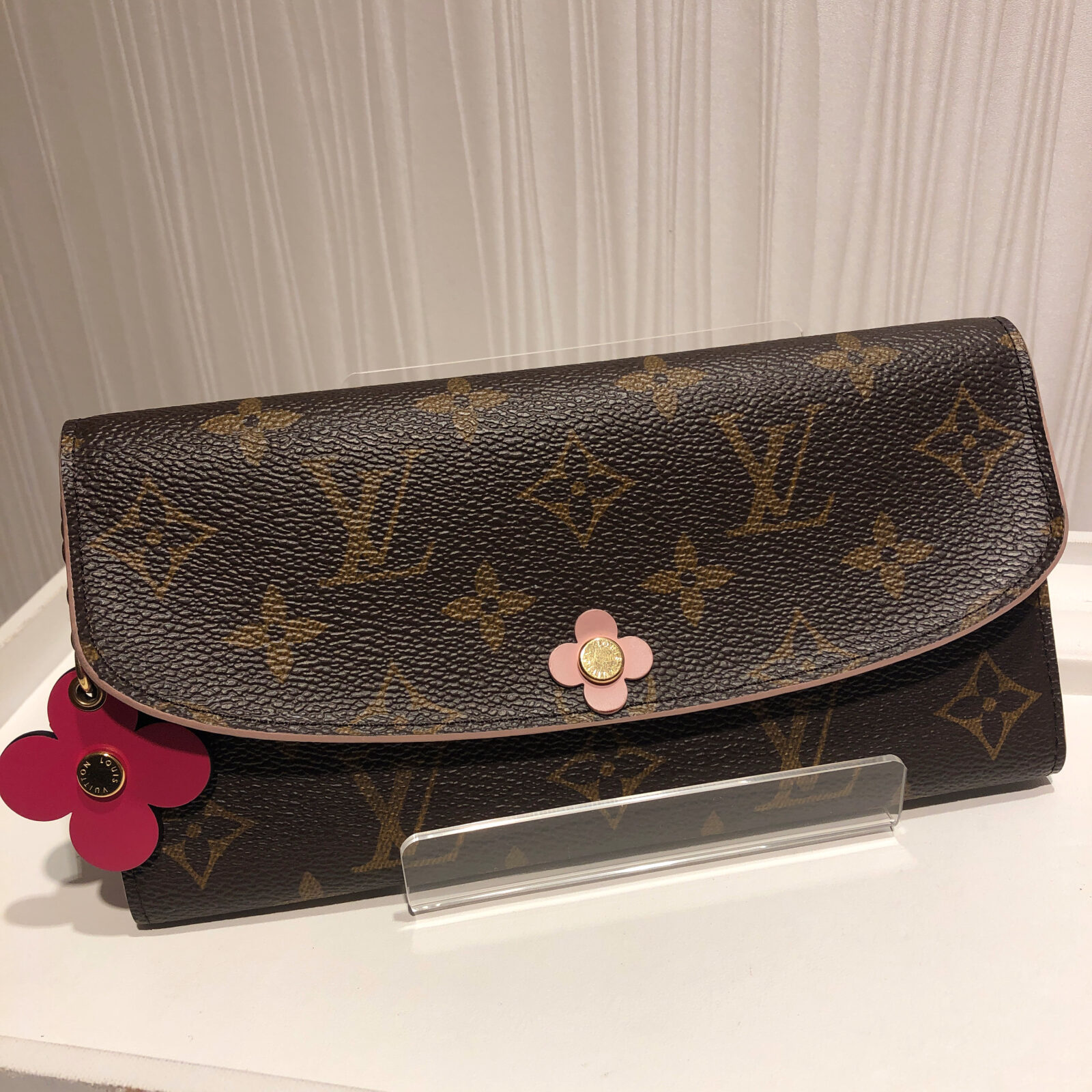 ルイヴィトン ポルトフォイユエミリー フラワーM64202 長財布