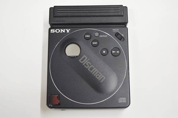 【超新作】 ソニー SONY Discman 8cm-12cm CDプレーヤー D-88 ディスクマン CDプレーヤー